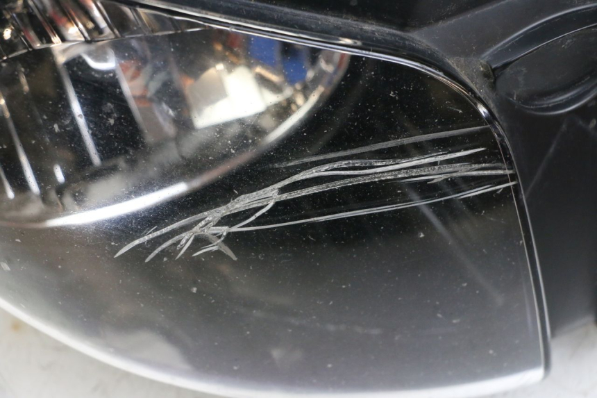 photo de VORDERSCHEINWERFER YAMAHA FJR ABS 1300 (2006 - 2012) - Oberflächenzustand und Material