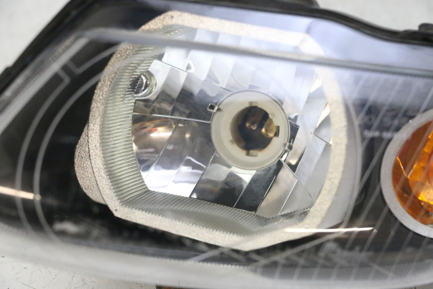 photo de SCHEINWERFER LINKS YAMAHA TZR 50 (2008 - 2016) - Details der Befestigungspunkte