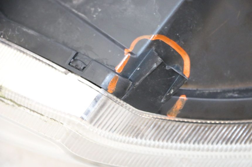 photo de VORDERSCHEINWERFER PEUGEOT KISBEE 2T 50 (2010 - 2017) - Technische Nahaufnahme