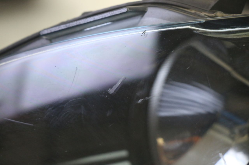 photo de SCHEINWERFER PIAGGIO MP3 RL 250 (2007 - 2010) - Technische Nahaufnahme