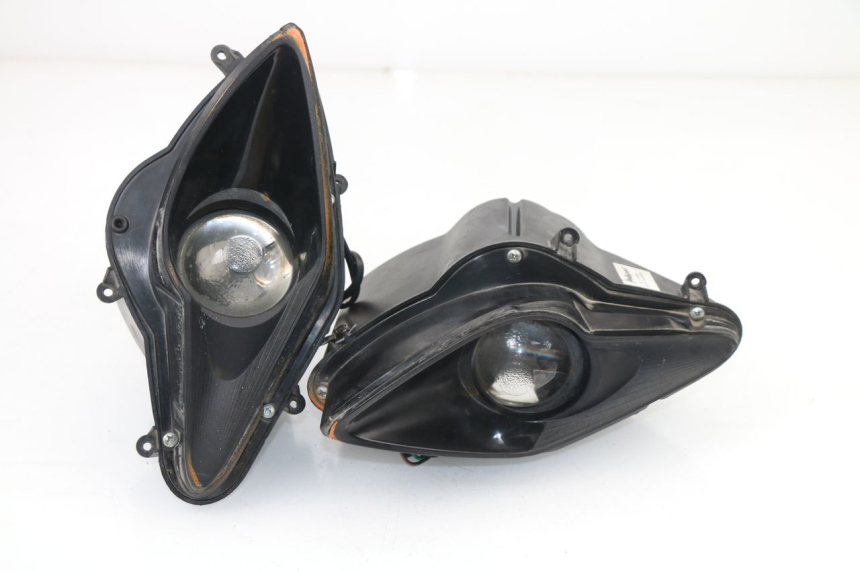 photo de SCHEINWERFER RIEJU RS3 50 (2010 - 2018)