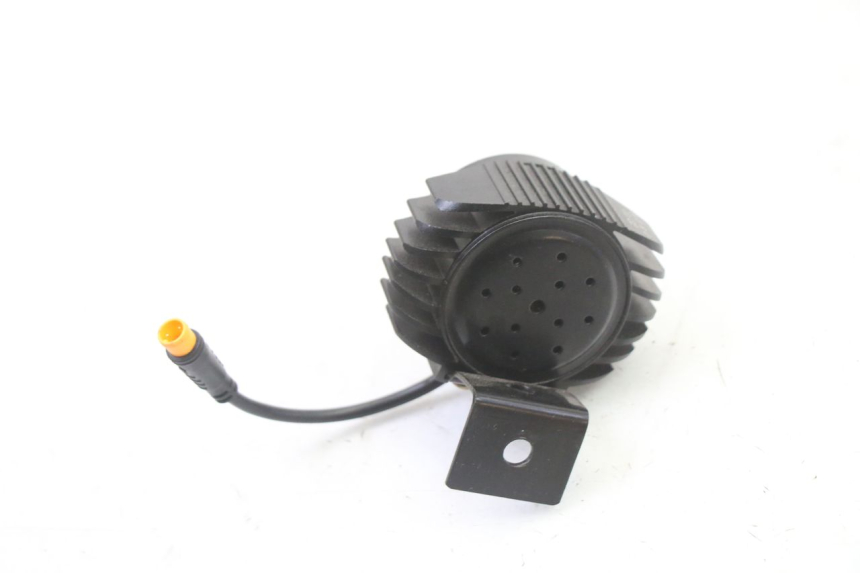 photo de SCHEINWERFER HERO S10 1