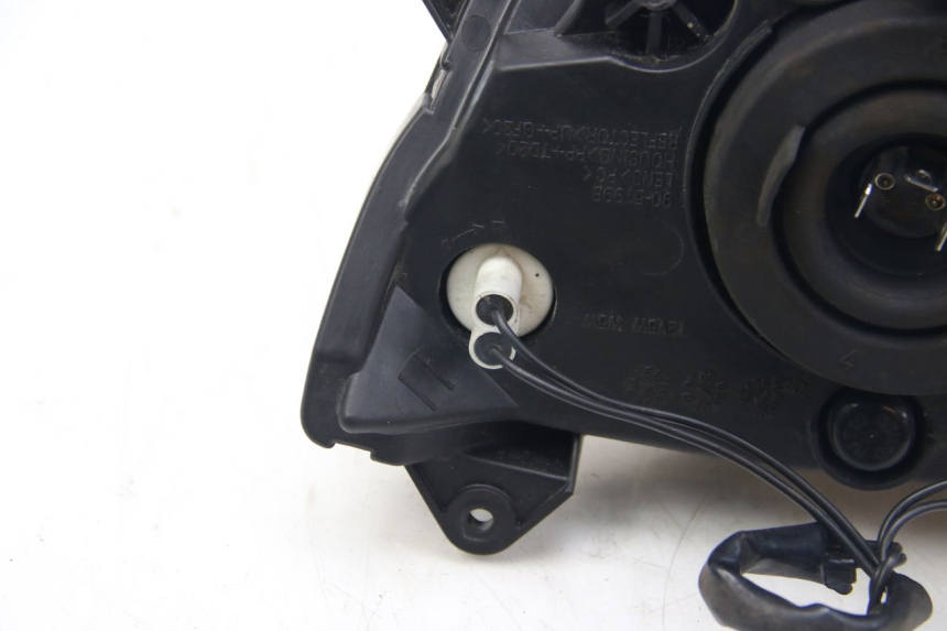 photo de VORDERSCHEINWERFER SUZUKI SIXTEEN 125 (2008 - 2010)