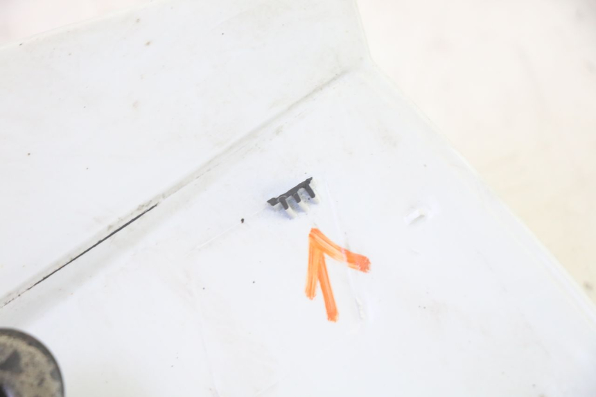 photo de SCHEINWERFER KSR TR SM 50 (2015 - 2018) - Oberflächenzustand und Material