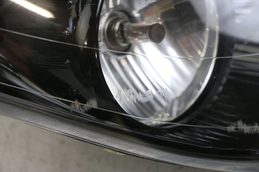 photo de VORDERSCHEINWERFER PIAGGIO XEVO - X EVO 125 (2007 - 2016) - Fokus auf die Struktur