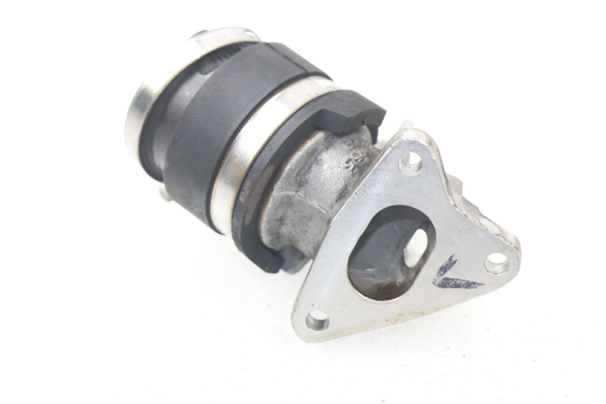 photo de ANSAUGSTUTZEN PIAGGIO PRIMAVERA 125 (2013 - 2021) - Detailansicht des Bauteils