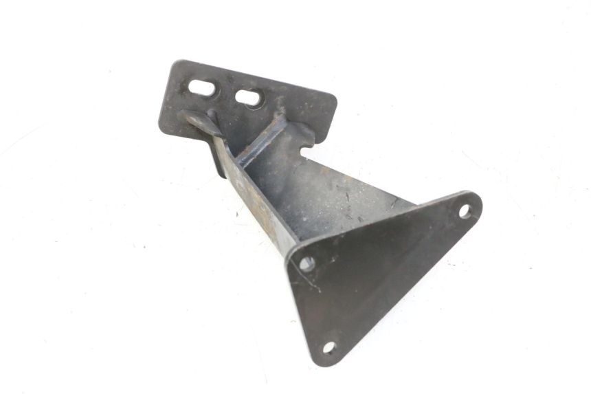 photo de FUSSRASTEN HALTEPLATTEN HINTEN RECHT QUADRO 4 4D 350 (2015 - 2018)