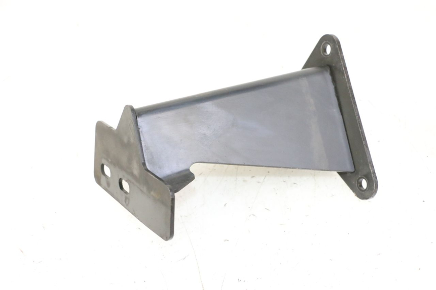 photo de FUSSRASTEN HALTEPLATTEN HINTEN RECHT QUADRO 4 4D 350 (2015 - 2018)