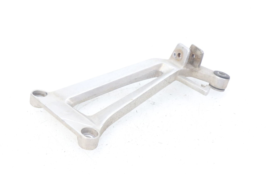 photo de FUSSRASTEN HALTEPLATTEN HINTEN RECHT HONDA CBR R 125 (2003 - 2006)