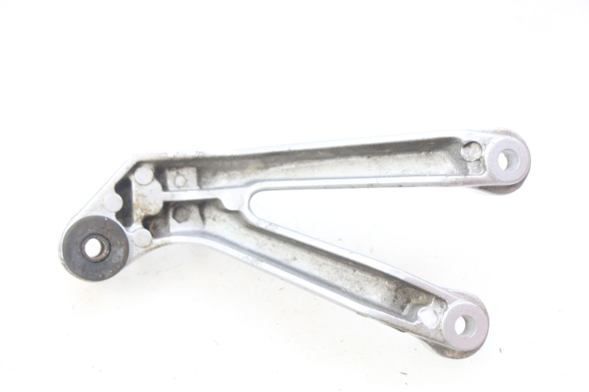 photo de FUSSRASTEN HALTEPLATTEN HINTEN RECHT HONDA CBR RR FIREBLADE 900 (1992 - 1994)