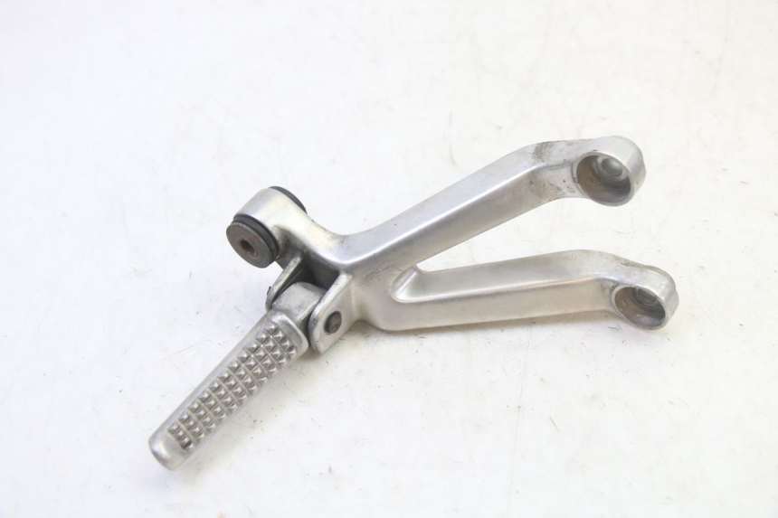 photo de FUSSRASTEN HALTEPLATTEN HINTEN RECHT HONDA CBR RR FIREBLADE 900 (1992 - 1994)