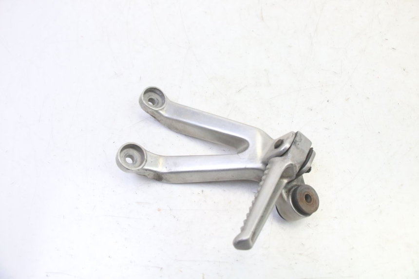 photo de FUSSRASTEN HALTEPLATTEN HINTEN RECHT HONDA CBR RR FIREBLADE 900 (1992 - 1994)