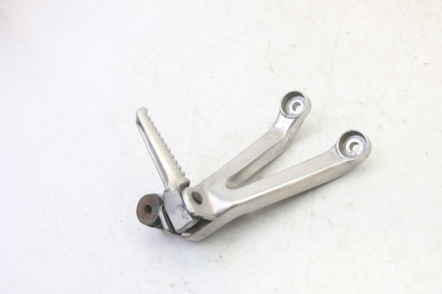 photo de FUSSRASTEN HALTEPLATTEN HINTEN RECHT HONDA CBR RR FIREBLADE 900 (1992 - 1994)