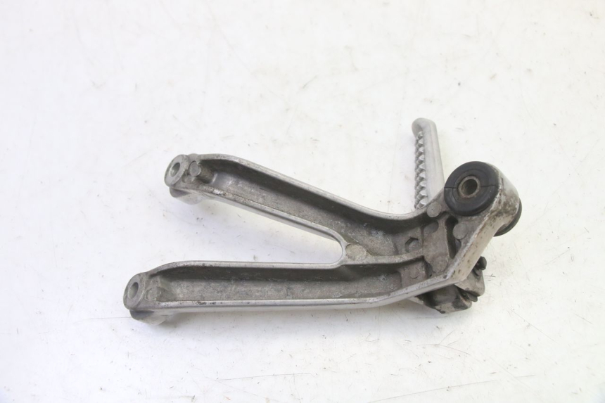 photo de FUSSRASTEN HALTEPLATTEN HINTEN RECHT HONDA CBR RR FIREBLADE 900 (1992 - 1994)