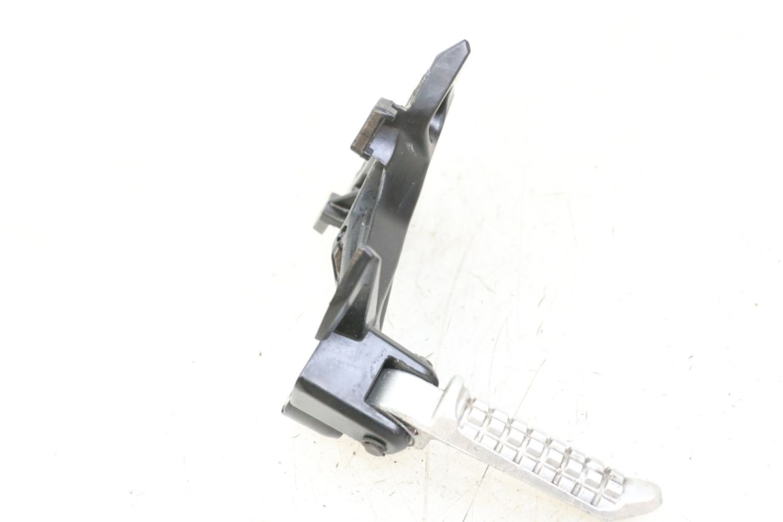 photo de FUSSRASTEN HALTEPLATTEN HINTEN RECHT EBROH BRAVO GLE 1 (2020 - 2024)