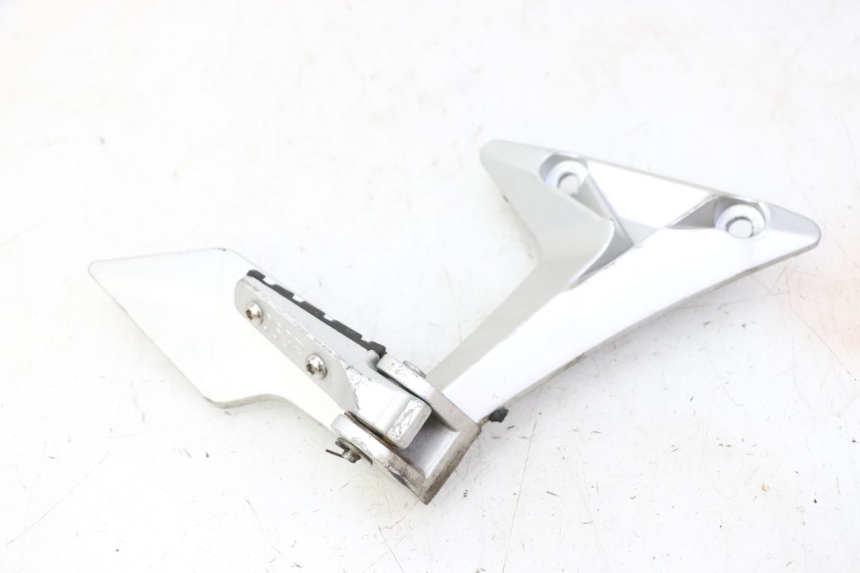 photo de FUSSRASTEN HALTEPLATTEN HINTEN RECHT STAHO FH 50 (2018 - 2019)