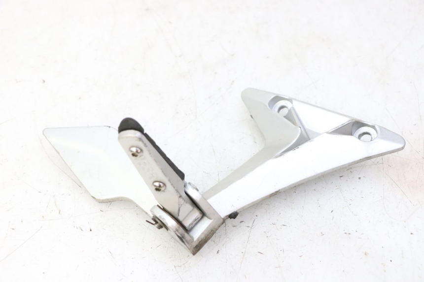 photo de FUSSRASTEN HALTEPLATTEN HINTEN RECHT STAHO FH 50 (2018 - 2019)