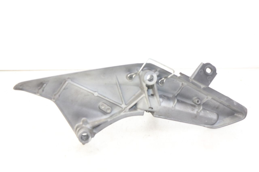 photo de RECHTE HINTERE FUßRASTENHALTERUNG HONDA FJS SILVERWING SILVER WING 400 (2009 - 2016)