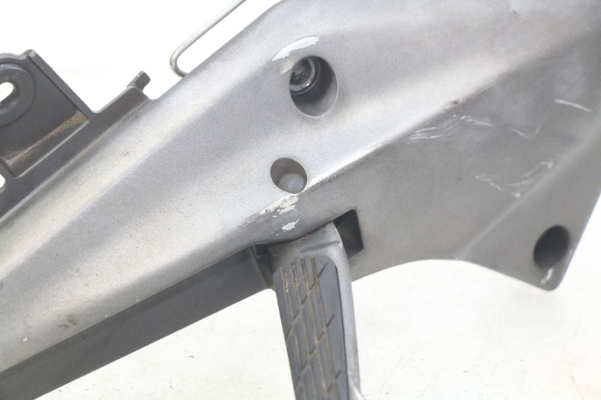 photo de RECHTE HINTERE FUßRASTENHALTERUNG HONDA FJS SILVERWING SILVER WING 400 (2009 - 2016)