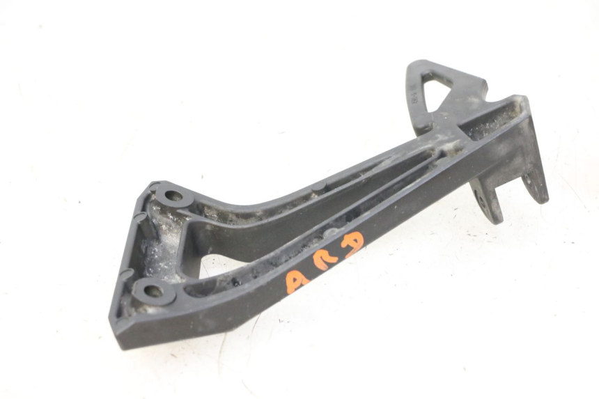photo de FUSSRASTEN HALTEPLATTEN HINTEN RECHT YAMAHA FZ6 FAZER S2 600 (2007 - 2011)