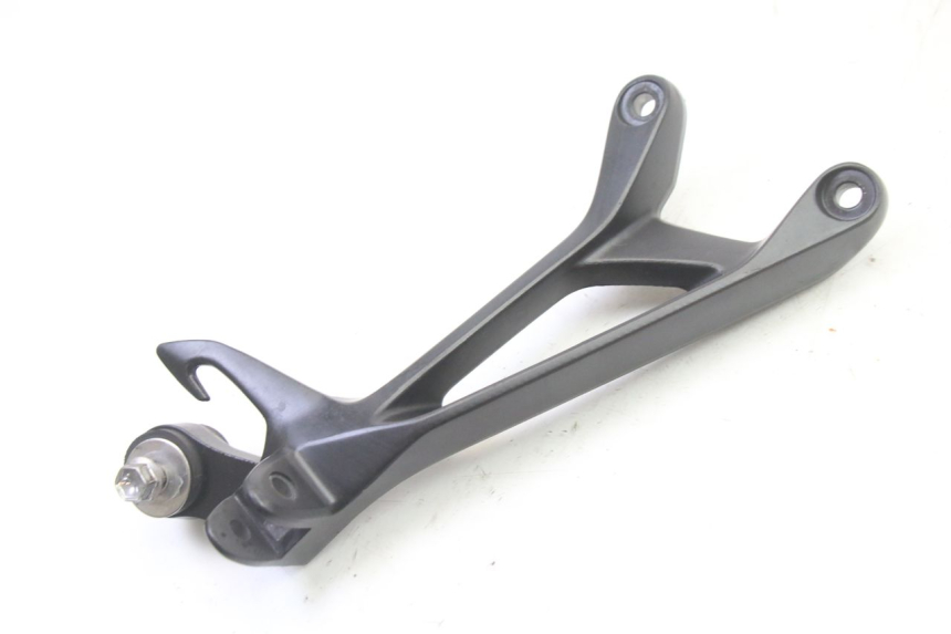 photo de FUSSRASTEN HALTEPLATTEN HINTEN RECHT SUZUKI GSR 750 (2011 - 2017)