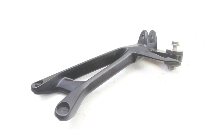 photo de FUSSRASTEN HALTEPLATTEN HINTEN RECHT SUZUKI GSR 750 (2011 - 2017)