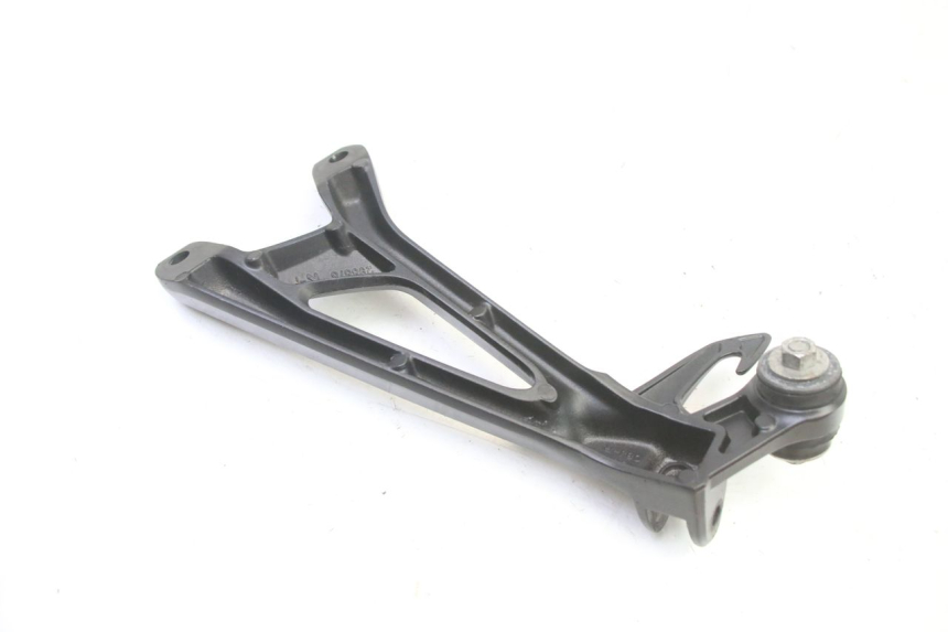 photo de FUSSRASTEN HALTEPLATTEN HINTEN RECHT SUZUKI GSR 750 (2011 - 2017)