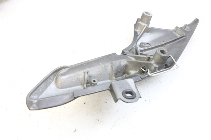 photo de FUSSRASTEN HALTEPLATTEN HINTEN RECHT HONDA FJS SILVER WING SILVERWING 400 (2005 - 2008)