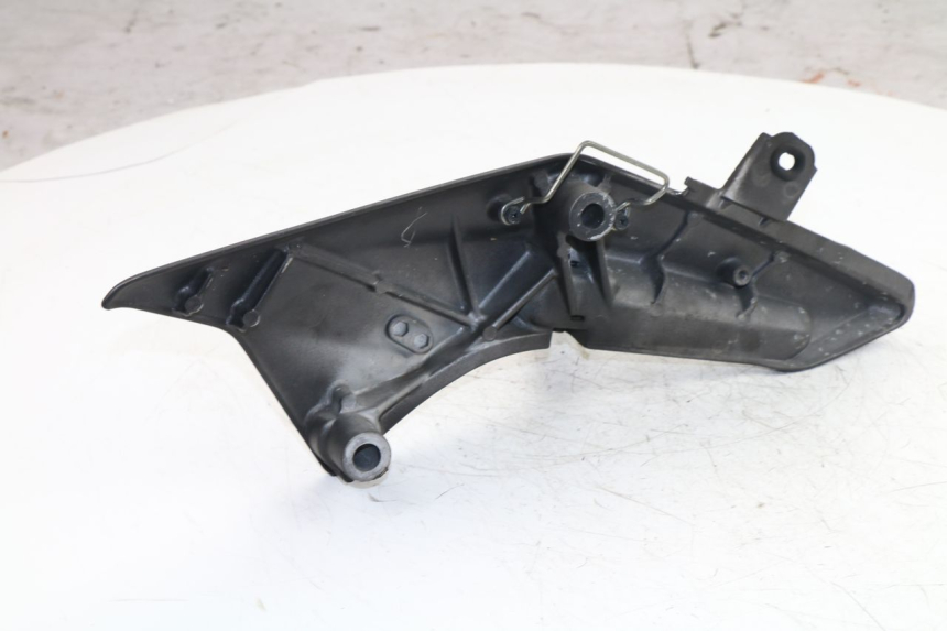 photo de FUSSRASTEN HALTEPLATTEN HINTEN RECHT HONDA FJS SILVER WING SILVERWING 400 (2005 - 2008)