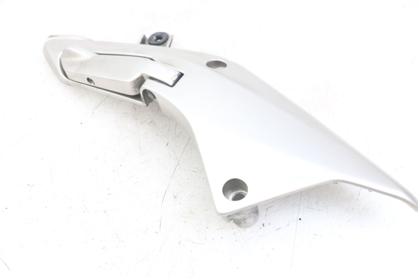 photo de FUSSRASTEN HALTEPLATTEN HINTEN RECHT HONDA FJS SILVERWING SILVER WING 600 (2001 - 2010)