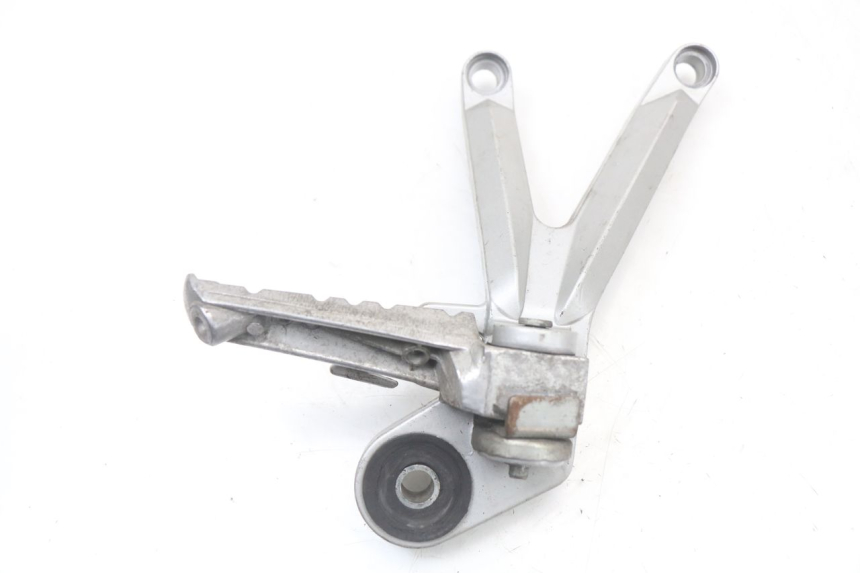 photo de FUSSRASTEN HALTEPLATTEN HINTEN RECHT HYOSUNG GTR 125 (2006 - 2008)
