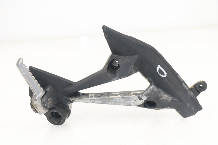 photo de RECHTE HINTERE FUßRASTENHALTERUNG KAWASAKI Z 750 (2007 - 2013)