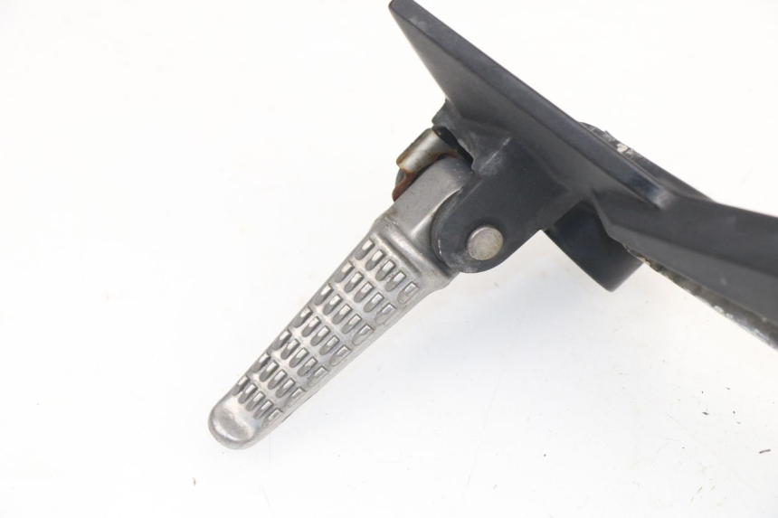 photo de RECHTE HINTERE FUßRASTENHALTERUNG KAWASAKI Z 750 (2007 - 2013)