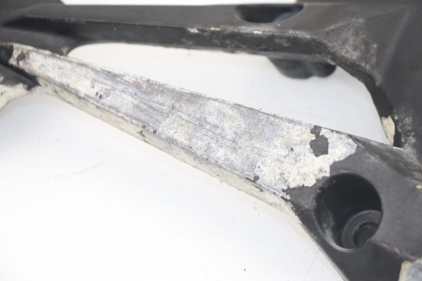 photo de RECHTE HINTERE FUßRASTENHALTERUNG KAWASAKI Z 750 (2007 - 2013)