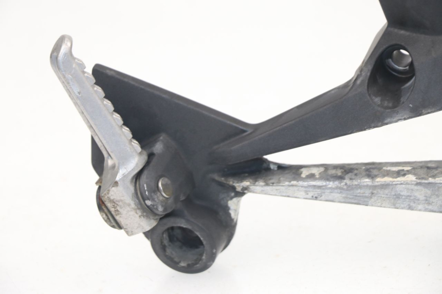 photo de RECHTE HINTERE FUßRASTENHALTERUNG KAWASAKI Z 750 (2007 - 2013)