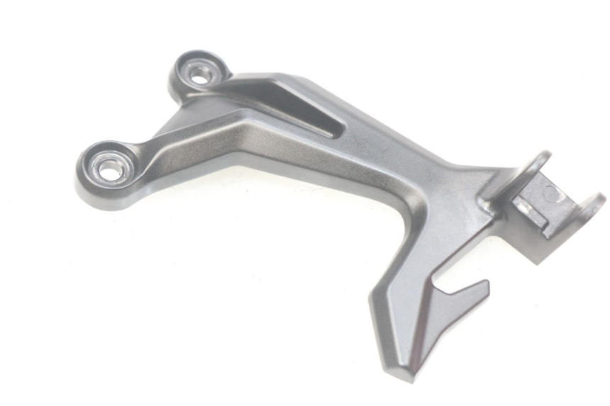 photo de RECHTE HINTERE FUßRASTENHALTERUNG KAWASAKI Z 650 (2016 - 2019)