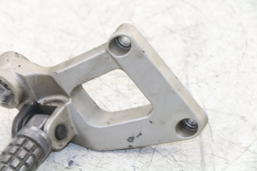 photo de FUSSRASTEN HALTEPLATTEN HINTEN RECHT KAWASAKI ZZR 600 (1995 - 2004)