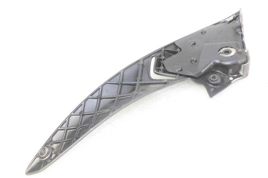photo de RECHTE HINTERE FUßRASTENHALTERUNG GILERA NEXUS 125 (2009 - 2013)