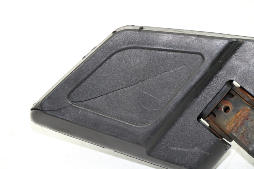 photo de FUSSRASTEN HALTEPLATTEN HINTEN RECHT KYMCO PEOPLE S 125 (2000 - 2008)