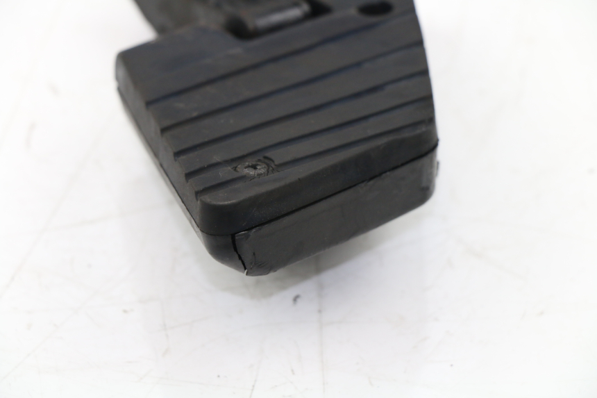 photo de FUSSRASTEN HALTEPLATTEN HINTEN RECHT KYMCO PEOPLE S 125 (2000 - 2008)