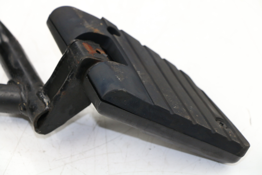 photo de FUSSRASTEN HALTEPLATTEN HINTEN RECHT KYMCO PEOPLE S 125 (2000 - 2008)