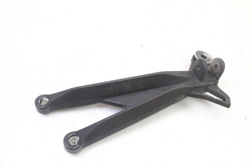 photo de FUSSRASTEN HALTEPLATTEN HINTEN RECHT MAG POWER R-STREET 50 (2016 - 2025)