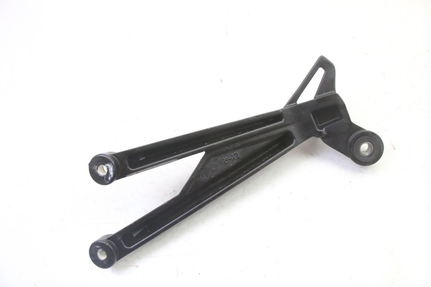 photo de FUSSRASTEN HALTEPLATTEN HINTEN RECHT MAG POWER R-STREET 50 (2016 - 2025)