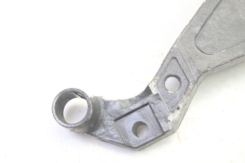 photo de FUSSRASTEN HALTEPLATTEN HINTEN RECHT TRIUMPH SPRINT 900 (1995 - 1998)