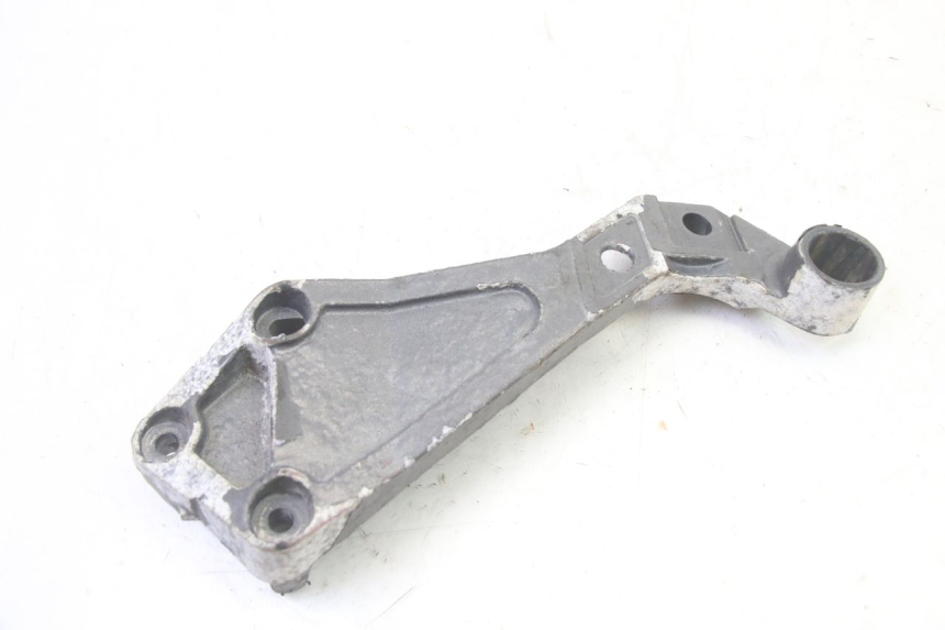 photo de FUSSRASTEN HALTEPLATTEN HINTEN RECHT TRIUMPH SPRINT 900 (1995 - 1998)