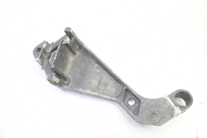 photo de FUSSRASTEN HALTEPLATTEN HINTEN RECHT TRIUMPH SPRINT 900 (1995 - 1998)
