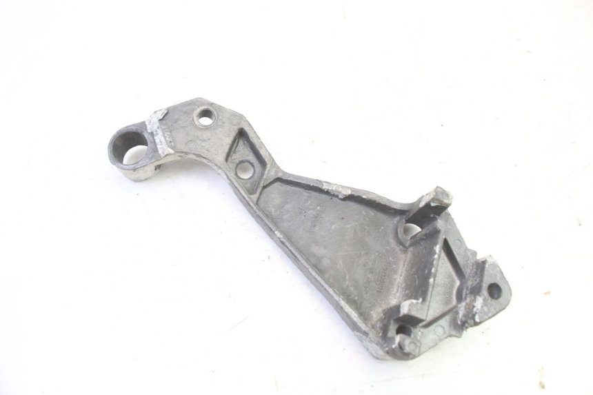 photo de FUSSRASTEN HALTEPLATTEN HINTEN RECHT TRIUMPH SPRINT 900 (1995 - 1998)