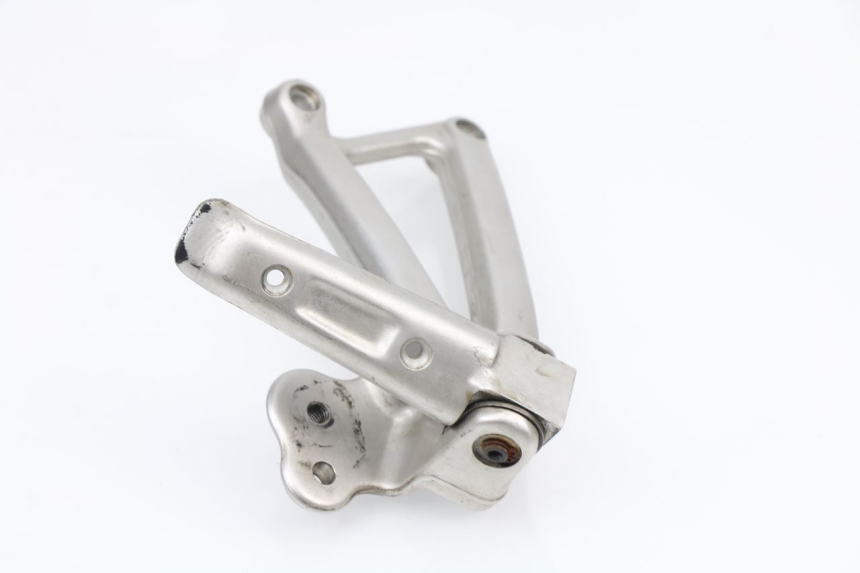 photo de FUSSRASTEN HALTEPLATTEN HINTEN RECHT DUCATI ST2 944 (1997 - 2003)