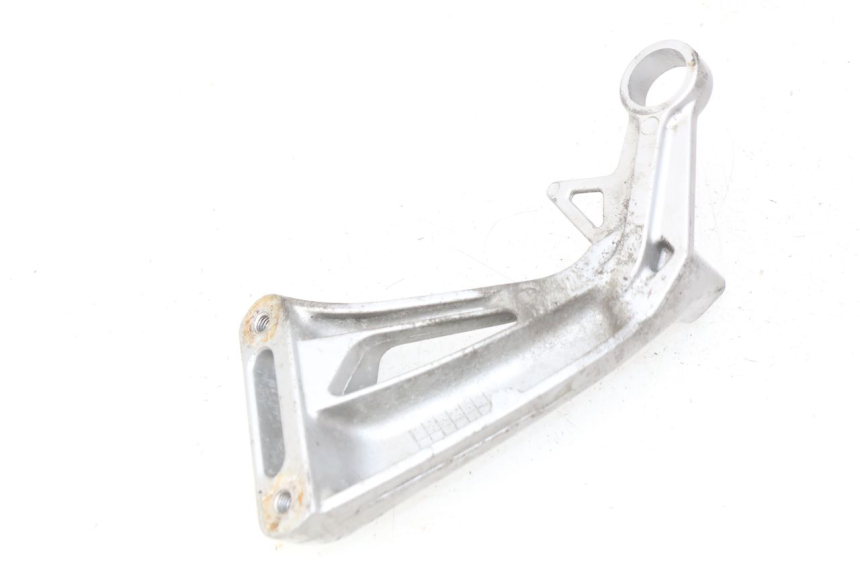 photo de RECHTE HINTERE FUßRASTENHALTERUNG SUZUKI SV S 650 (1999 - 2002)