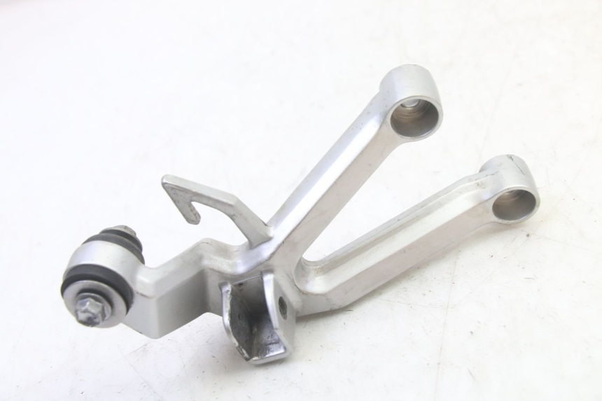 photo de FUSSRASTEN HALTEPLATTEN HINTEN RECHT SUZUKI SV S 650 (2003 - 2009)